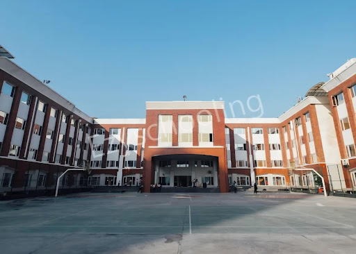 Sapphire International School, Sector 70, Noida